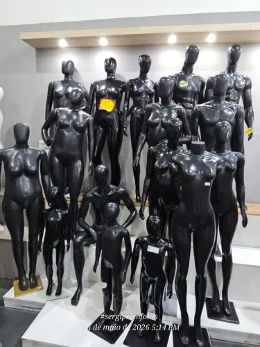 Moveis, manequins, cabides, cestos, gôndolas e muito mais pra loja.