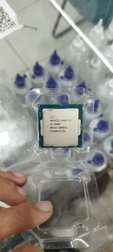 Processador Intel core i5 7600K / 4.2 GHz (em modo turbo)