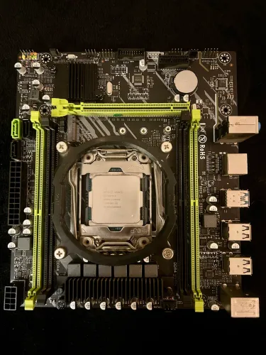 Placa Mãe X99 com processador Intel Xeon E5 - 2640 + cooler