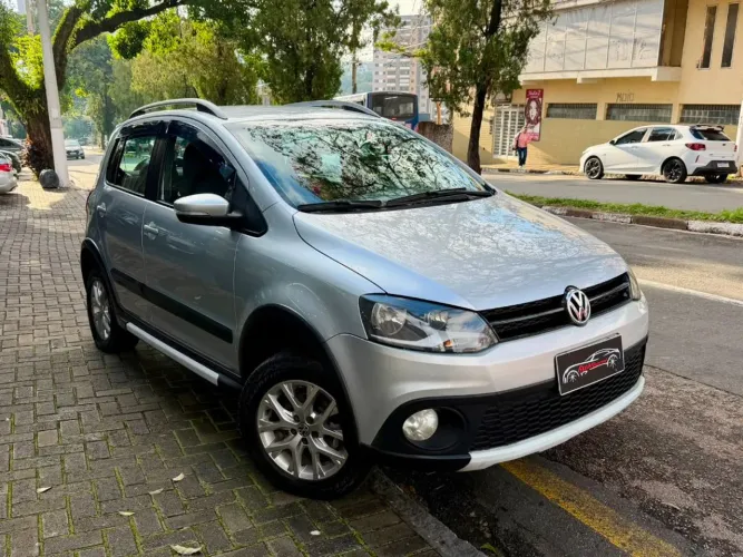 Volkswagen Crossfox 1.6 MI Total Flex 8V 5P 2013