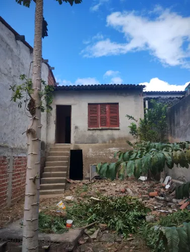 Vende- se casa