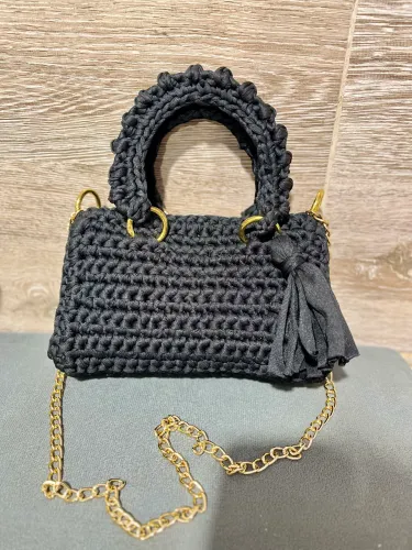 Bolsa de Crochê em Fio de Malha