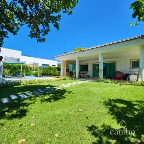 Casa à venda em Busca Vida | 5 suítes | Condomínio Laguna Sol | Energia solar e piscina