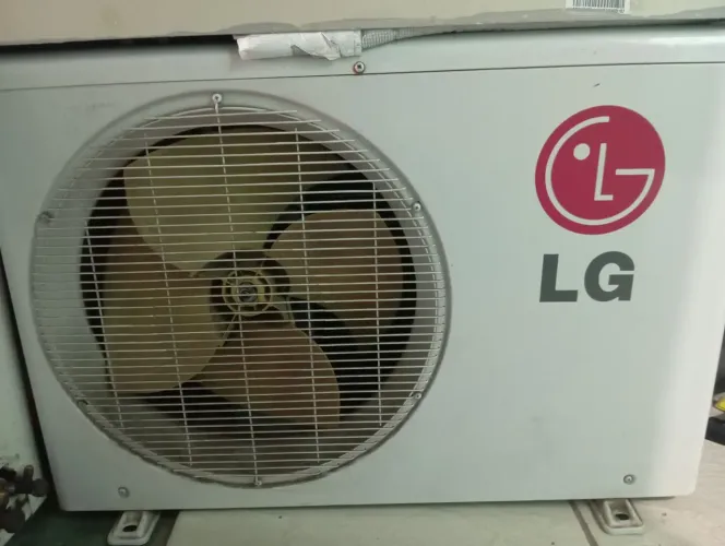 AR CONDICIONADO LG 18.000 BTUs -220V - USADO