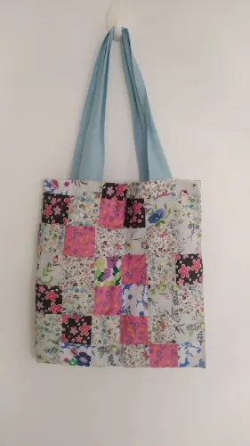 Bolsa de tecido em retalhos