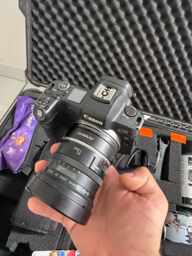 Câmera Canon R