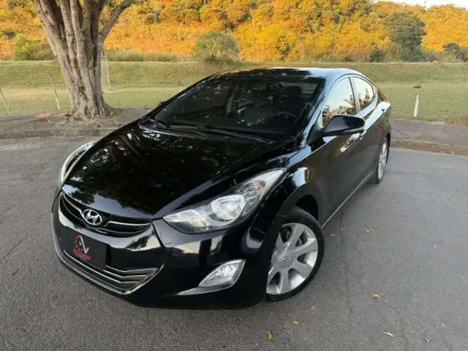 Hyundai Elantra GLS 1.8 16V Aut. 2013