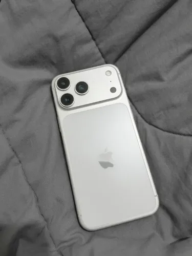 Phone 17 Pro Max 256GB - Estado de Zero! (Apenas 4 Meses de Uso)
