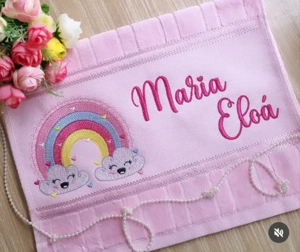 Toalhinha e bordado personalizado