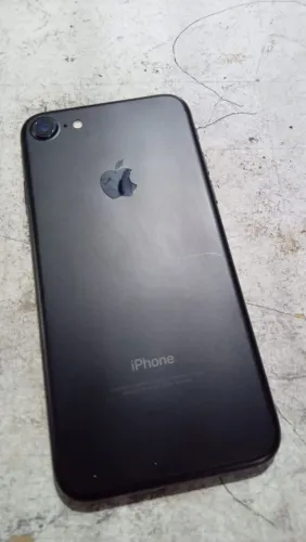 Lote com 2 celulares IPhone e Samsung