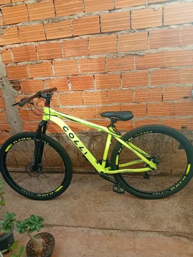 VENDO BICICLETA Nova 2 meses de uso tá NOVINHA.