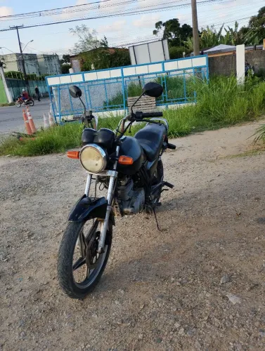 Vende-se moto Suzuki 