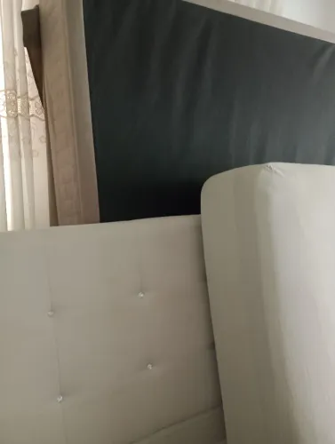 Cama de casal, pouco usado. 