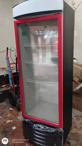 Expositora Refrigerador Metalfrio "Top Cervejeiras"