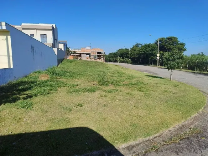 Terreno à Venda no Condomínio Campos do Conde - Alto Padrão