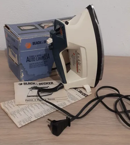 Ferro de passar roupa vintage Black e decker