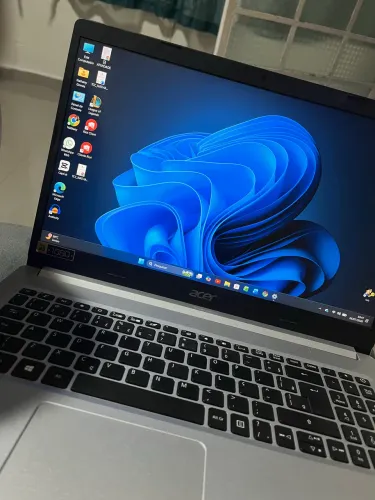 VENDO NOTEBOOK ACER CORE I3
