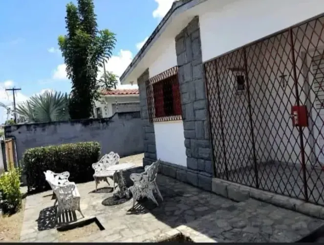 Excelente casa no Treze de Maio (450 m², 3/4, bem localizada)