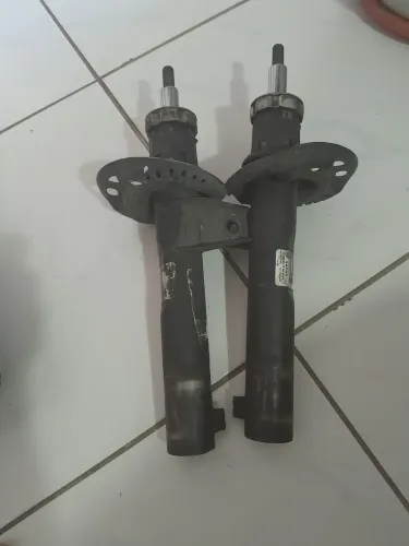 Amortecedores dianteiros do VW UP