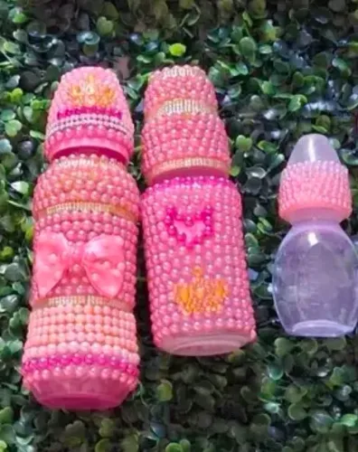Maternidade de luxo. Mamadeira pérolas.  Um luxo para sua princesa 