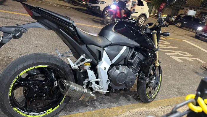 Cb1000r muito bem cuidada