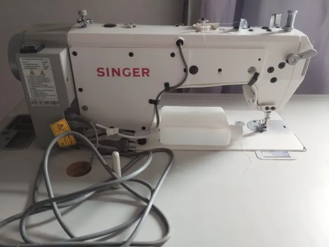 Maquina de costura Singer