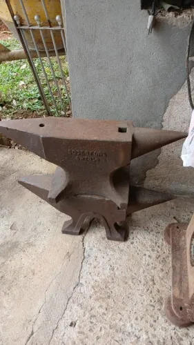BIGORNA DE 100 KILOS E BIGORNA DE 80 KILOS , 5,000 CADA