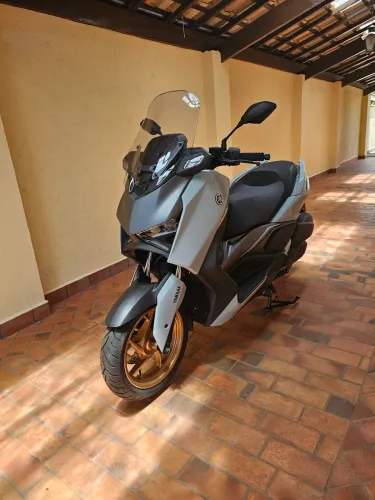 XMAX 300 2026 COM APENAS 720 Km IPVA E LICENCIAMENTO 2026 PAGOS