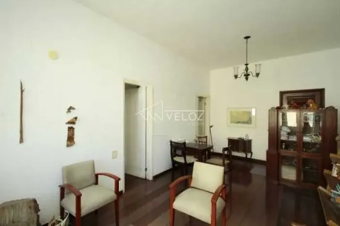 Apartamento - / Residencial / Glória