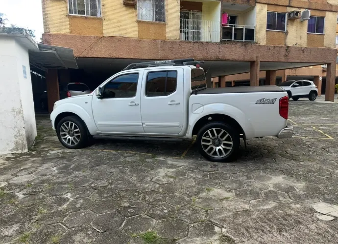 Nissan Frontier SL CD 4X4 2.5tb Diesel AUT 2014