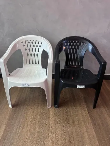 Cadeira de plástico poltrona
