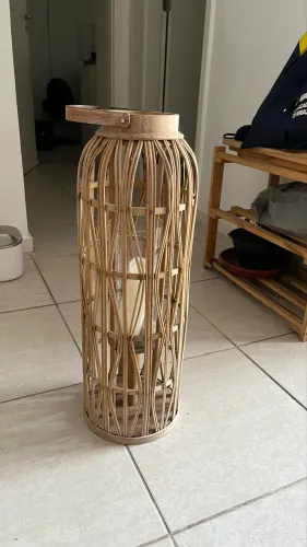 Lanterna Decorativa de Chão em Fibra Natural / Porta-Velas