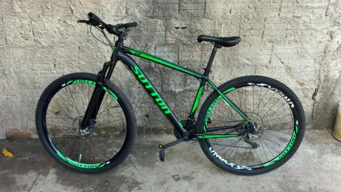 Bicicleta Sutton Gold 2022 R29 Quadro 19" - preto/verde