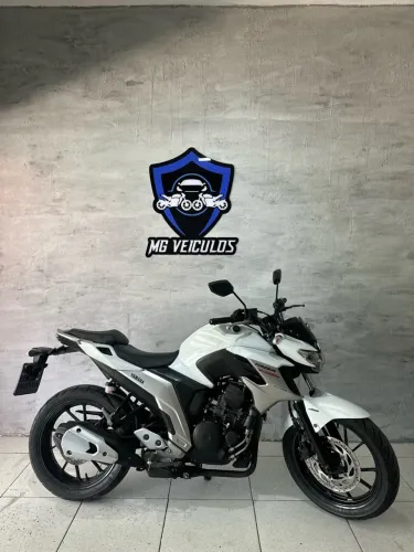 YAMAHA FZ25 FAZER 19/19