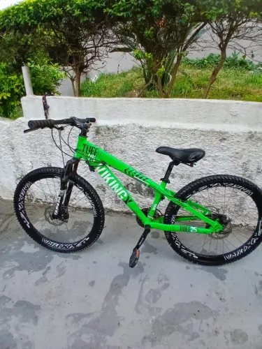 Bike VikingX Tuff 25 Aro 26 Verde Neon - Freeride / Grau (Ótimo Estado)<br><br>?