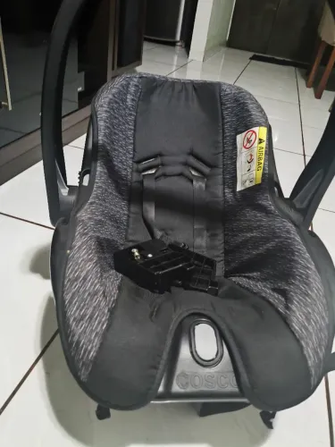 Vendo bebê conforto 