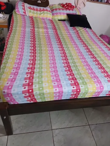 Cama de casal com colchão 
