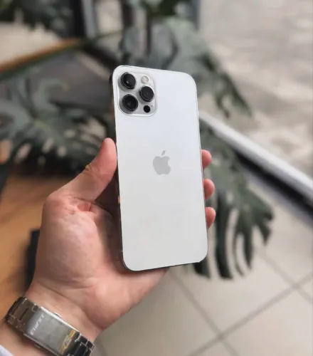 VENDO IPHONE 12 pro novo