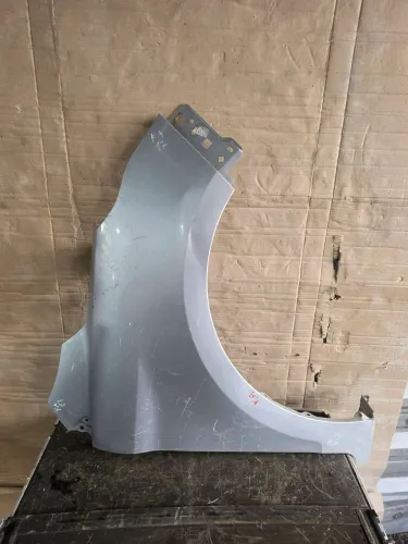 PARALAMA L/D FORD KA 2014 A 2021 ORIGINAL C/PEQUENINO DETELHE