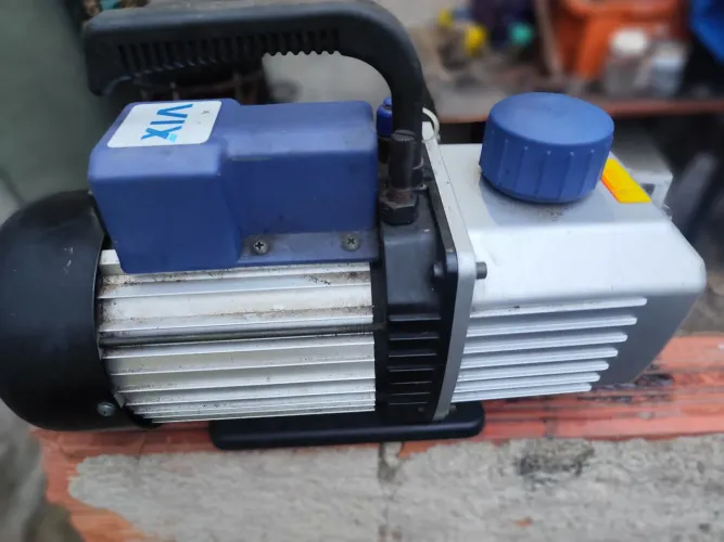 Bomba de Vácuo VIX 7CFM Bi-volt - Muito Nova.