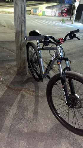 Bicicleta aro 29 em perfeito estado, só tá sem A gancheira.