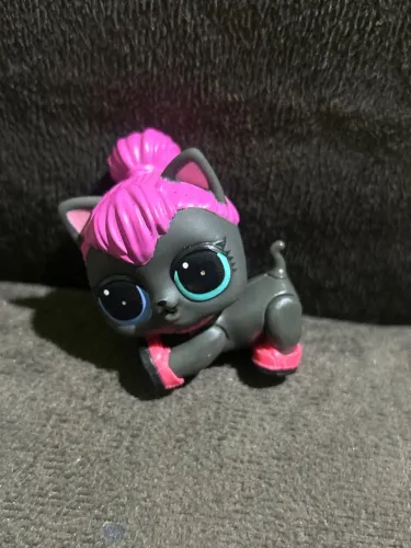 Pet lol surprise cinza e rosa