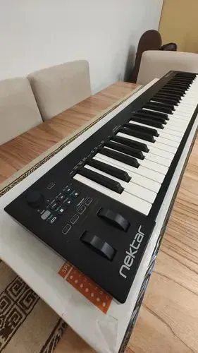 Teclado Controlador Nektar GX61