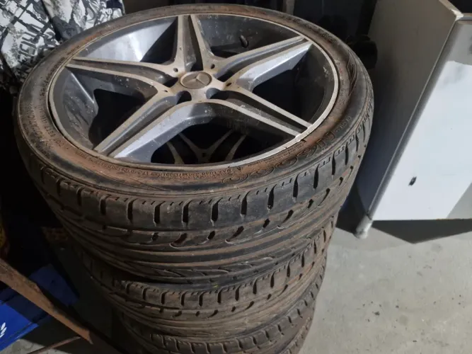Vendo ou troco roda aro 18 da mercedes