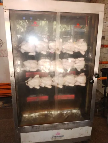 Vendo uma frangueira em excelente condições