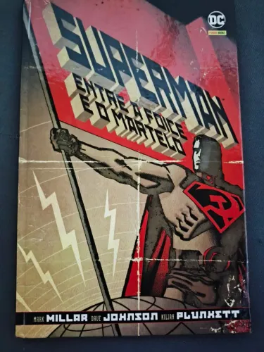Superman - Entre a Foice e o Martelo Capa Dura