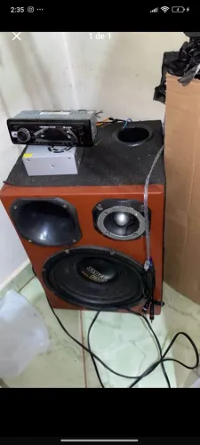 Vende-se caixa trio , com fonte chaveada,e aparelho de som 