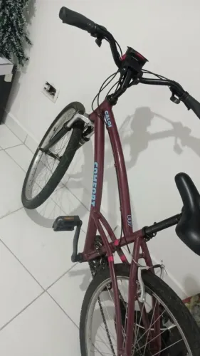 Vem nela no precinho zerada 2 meses de uso só pegar e andar e por cima Caloi marca top