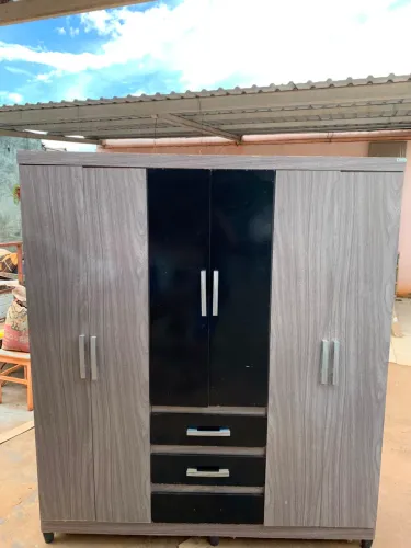 Vendo guarda roupa usado , em bom estado , ENTREGA E MONTAGEM GRÁTIS 