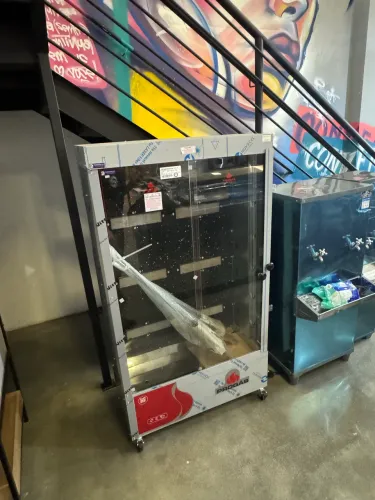 Máquina de assar frangos 6 espetos nova